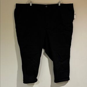 NWT Old Navy Women’s Cropped Black Pants